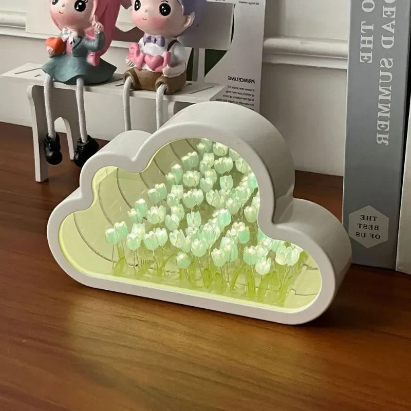 Lámpara LED "Cloud Tulip" con Diseño Espejo y Luz Ambiental