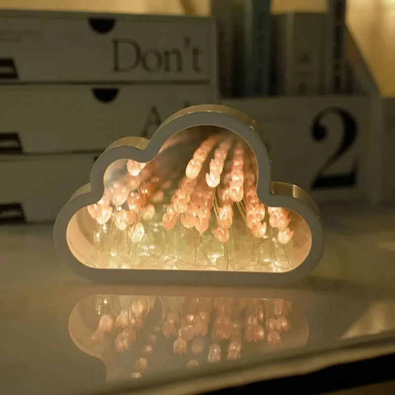 Lámpara LED "Cloud Tulip" con Diseño Espejo y Luz Ambiental